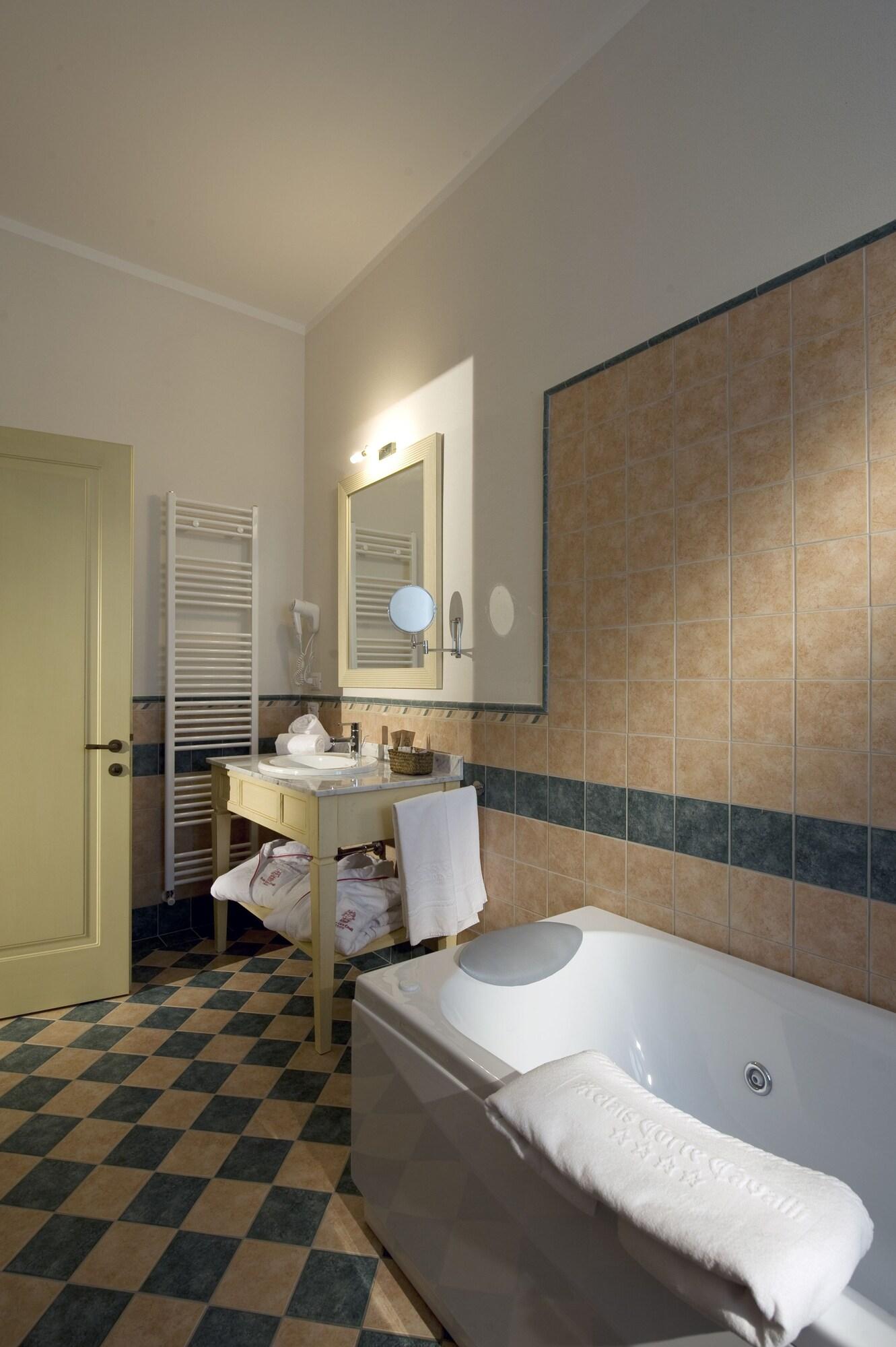 Hotel Relais Corte Cavalli 4*
