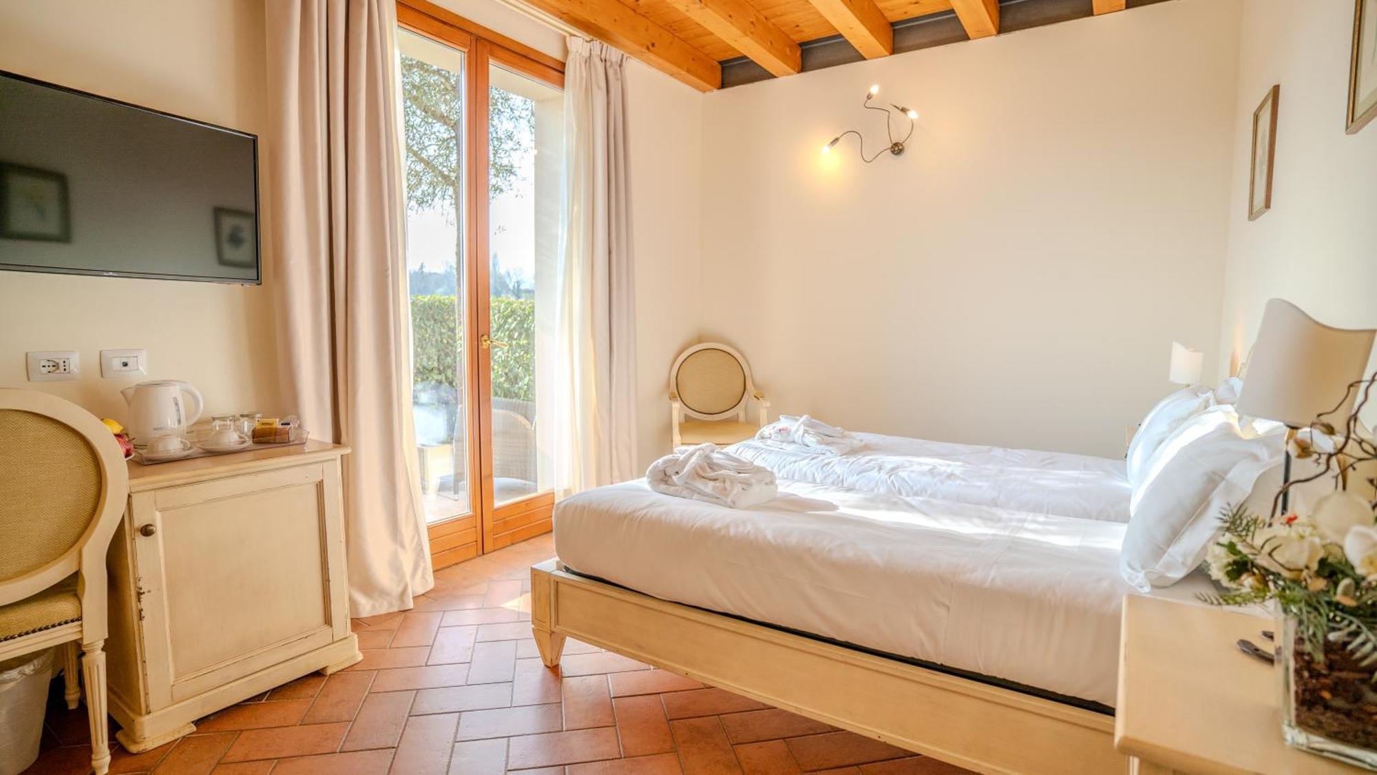 Hotel Relais Corte Cavalli 4*